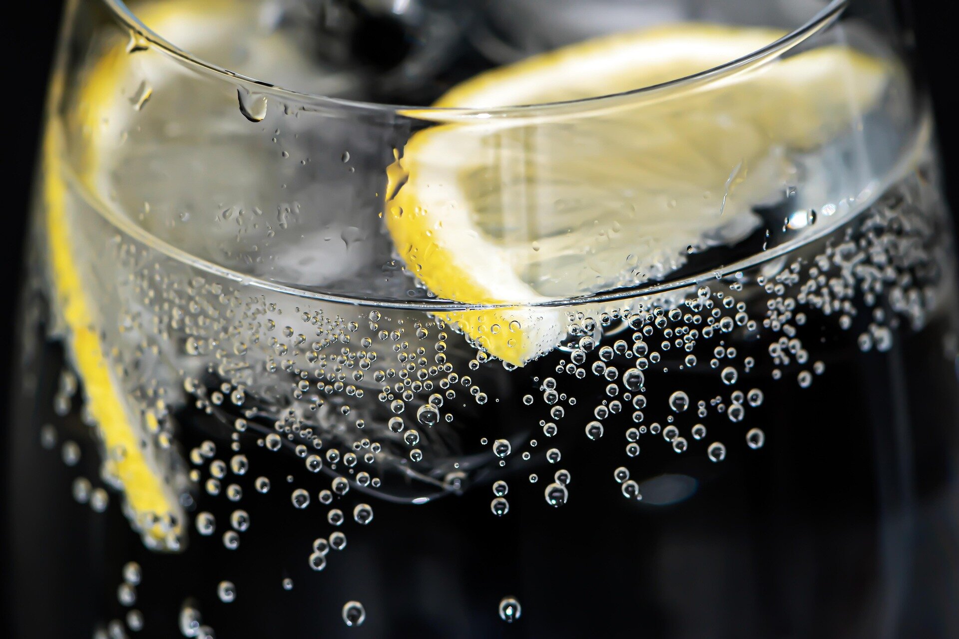 Sparkling water teeth study finds less acidity than soda