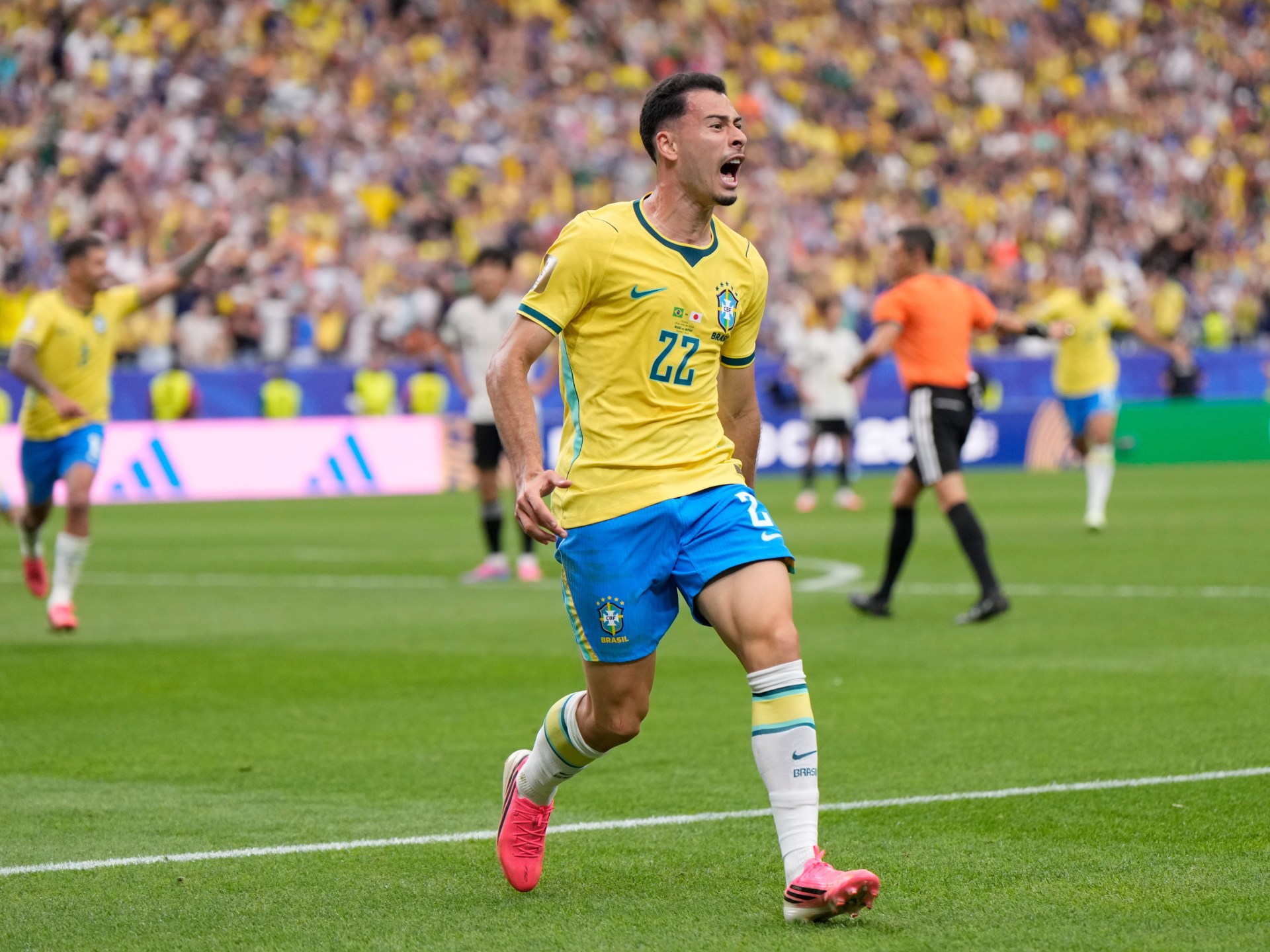 Late Martinelli goal sends Brazil past Japan at World Cup