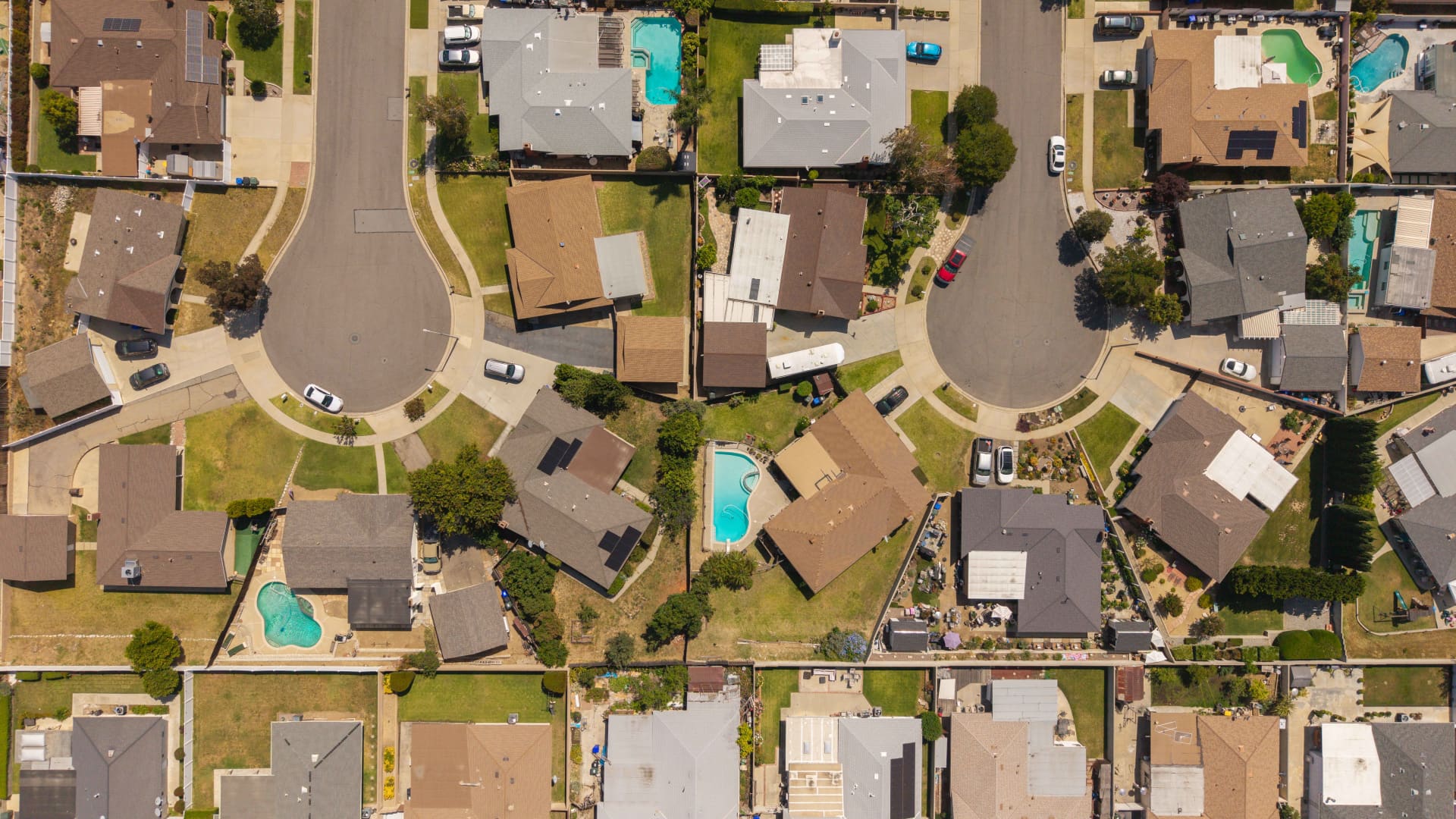 Home delistings hit highest share since 2020 as sellers retreat