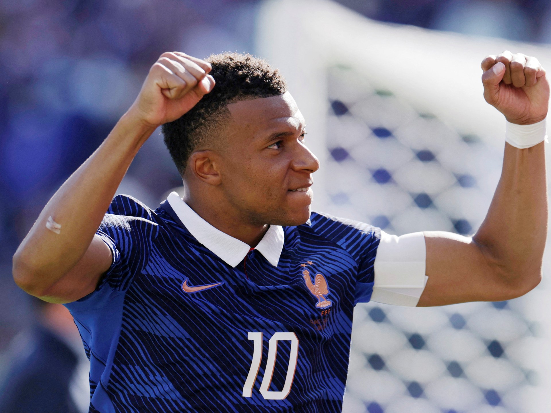 France seek Iraq win to seal World Cup knockout place