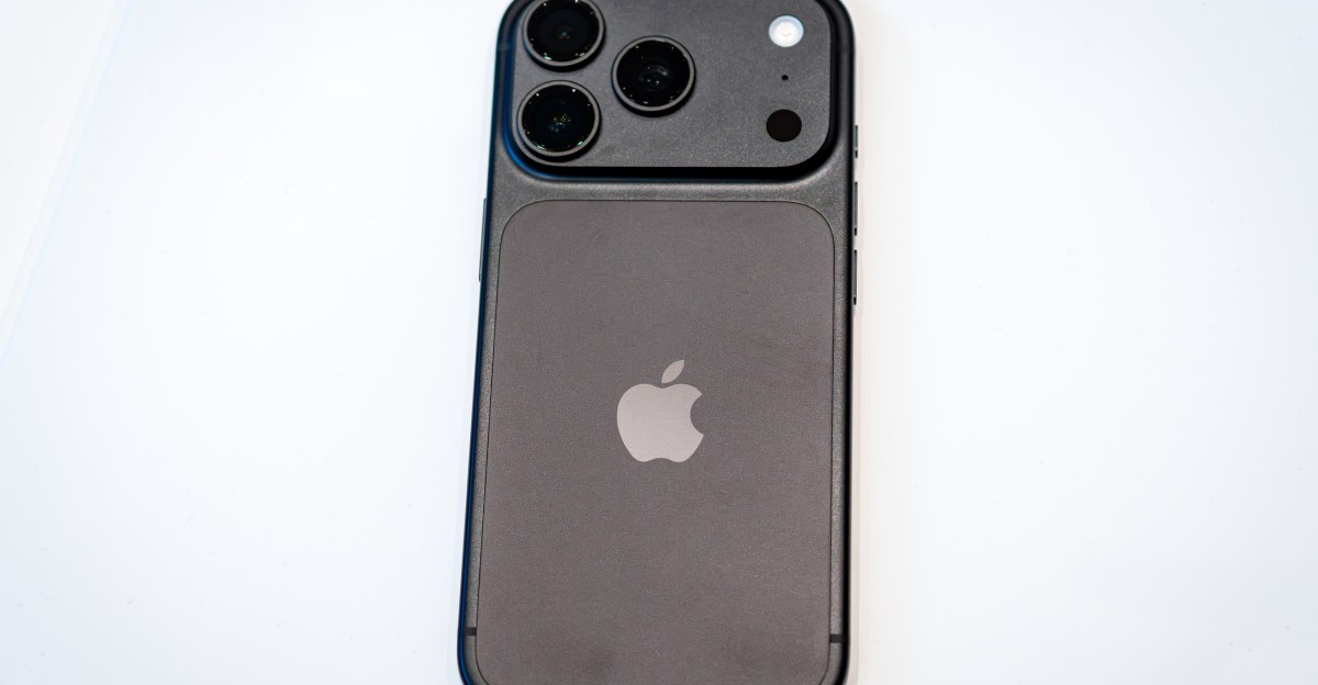 Black iPhone 18 Pro returns after one-year absence