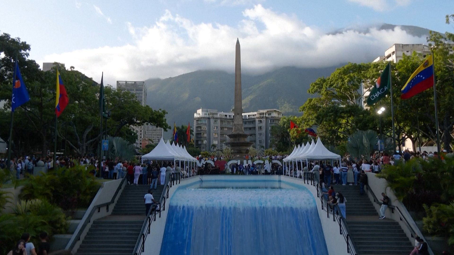 Venezuela earthquakes vigil marks one month as families search rubble