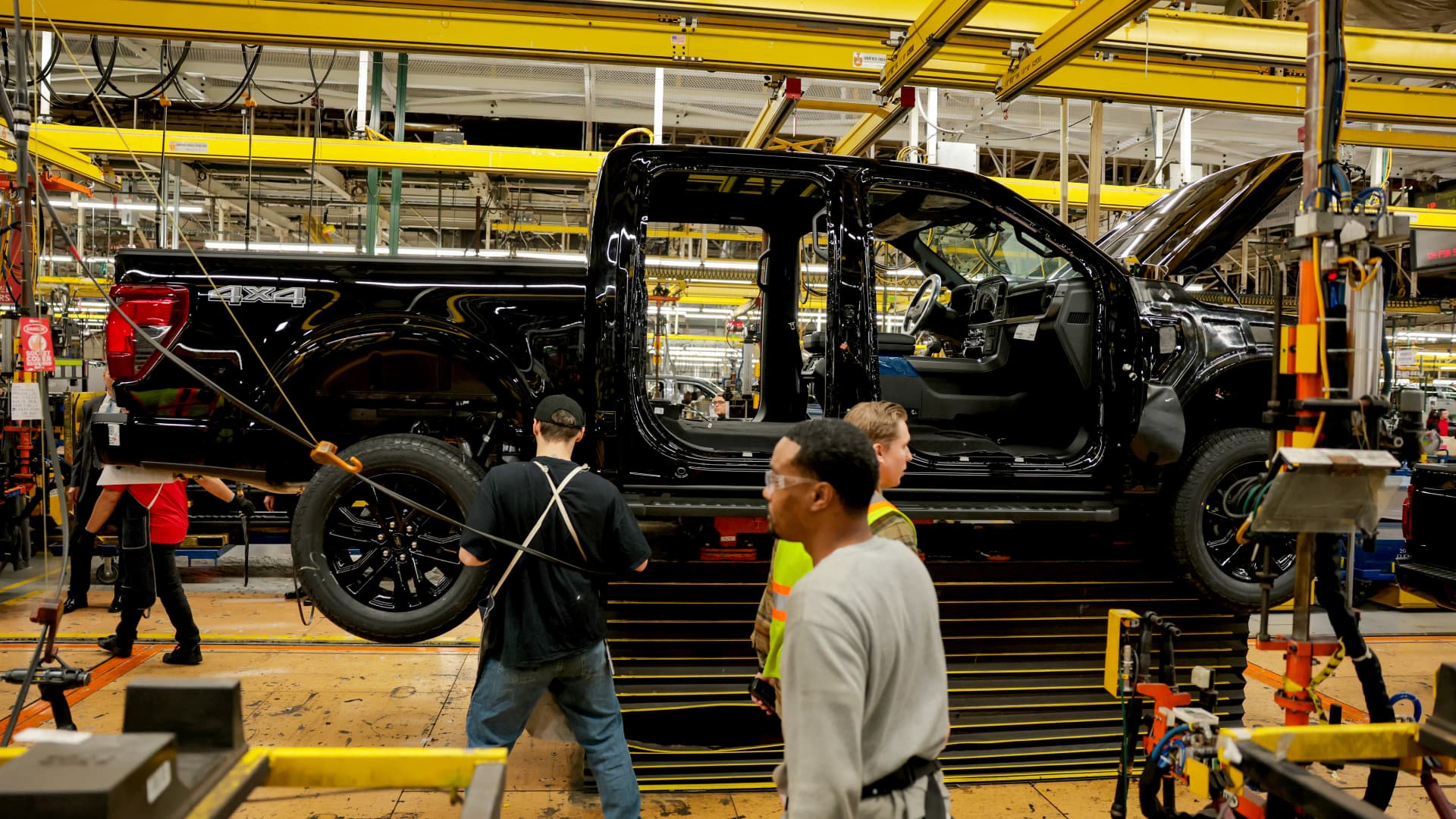 Ford Super Duty production reaches 20-year high after supplier fires
