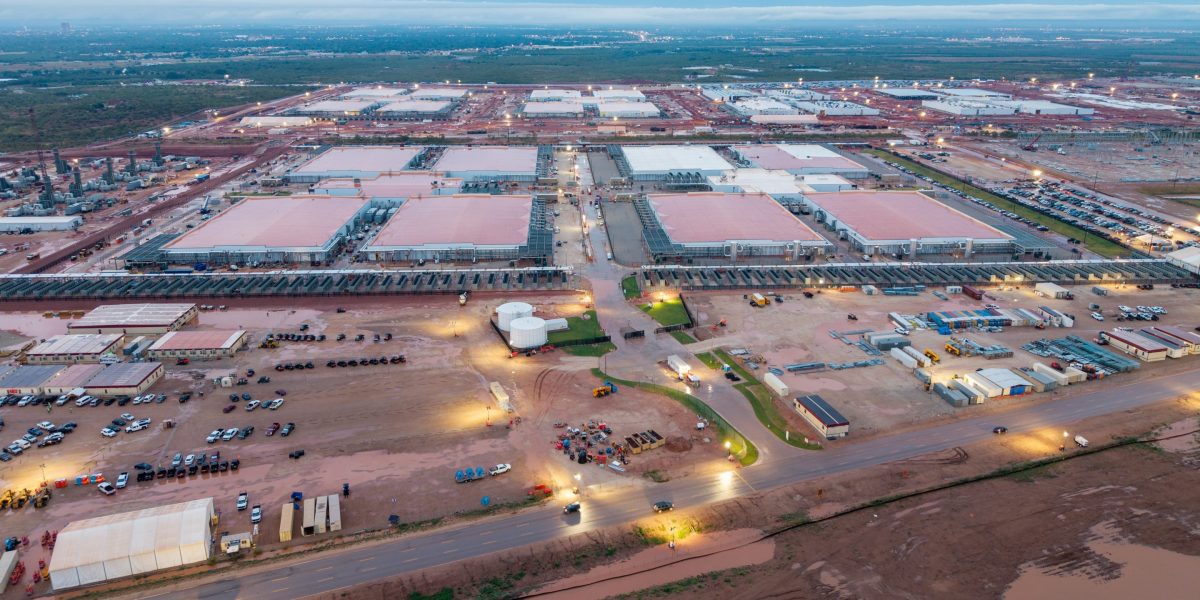 Heat strains data center buildout as climate risks mount