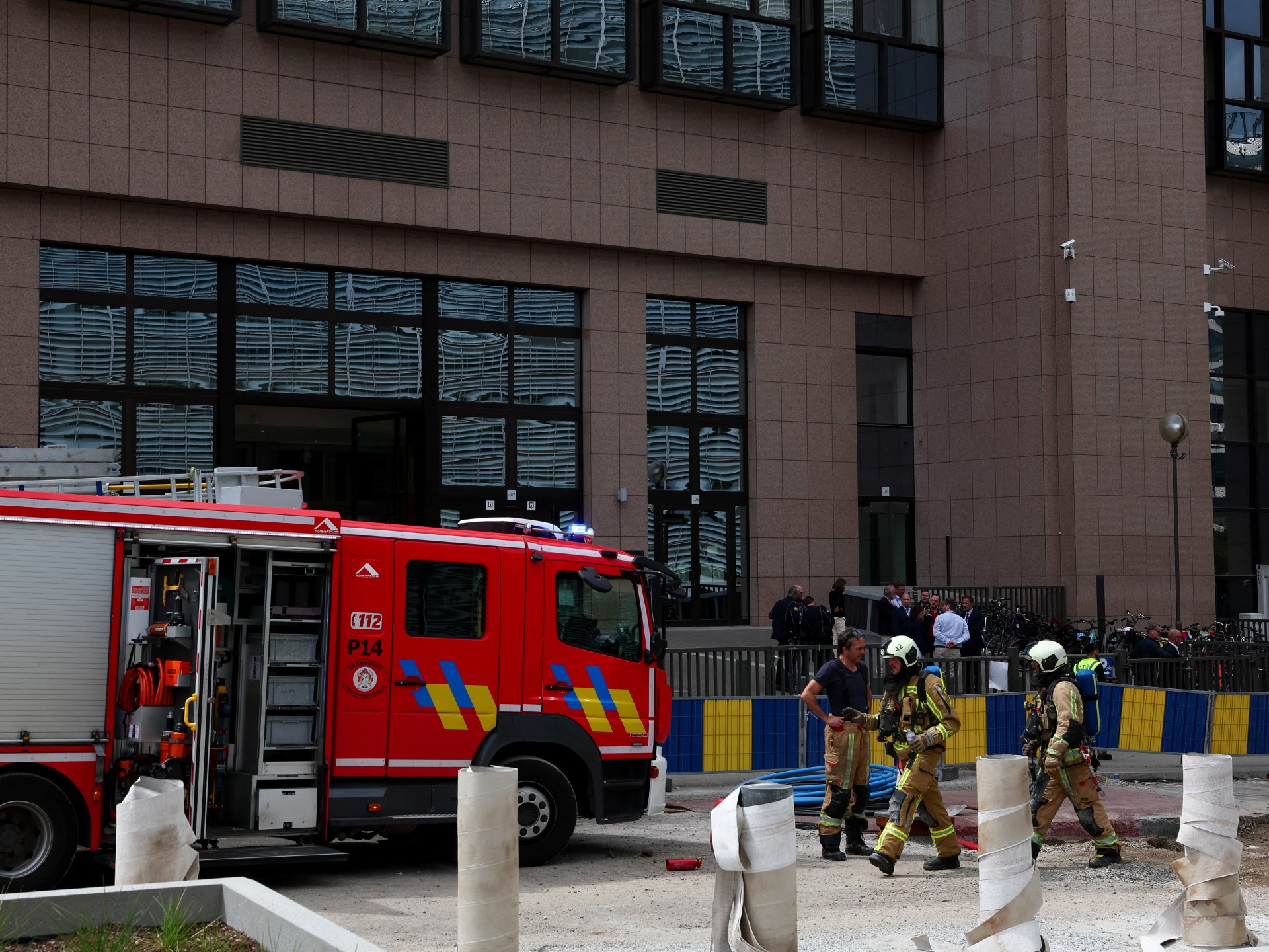 Fatal apartment fire in Antwerp sends residents fleeing smoke