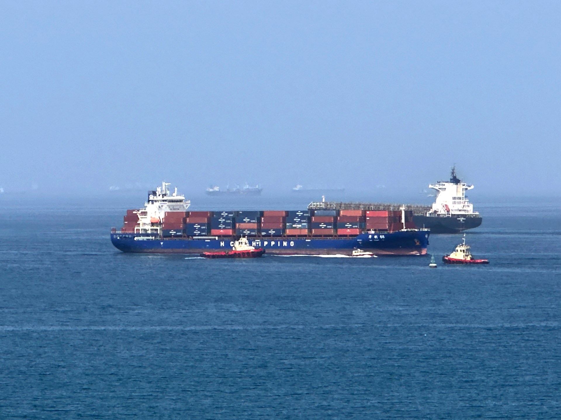 US and Iran plan Doha talks as Hormuz dispute tests truce