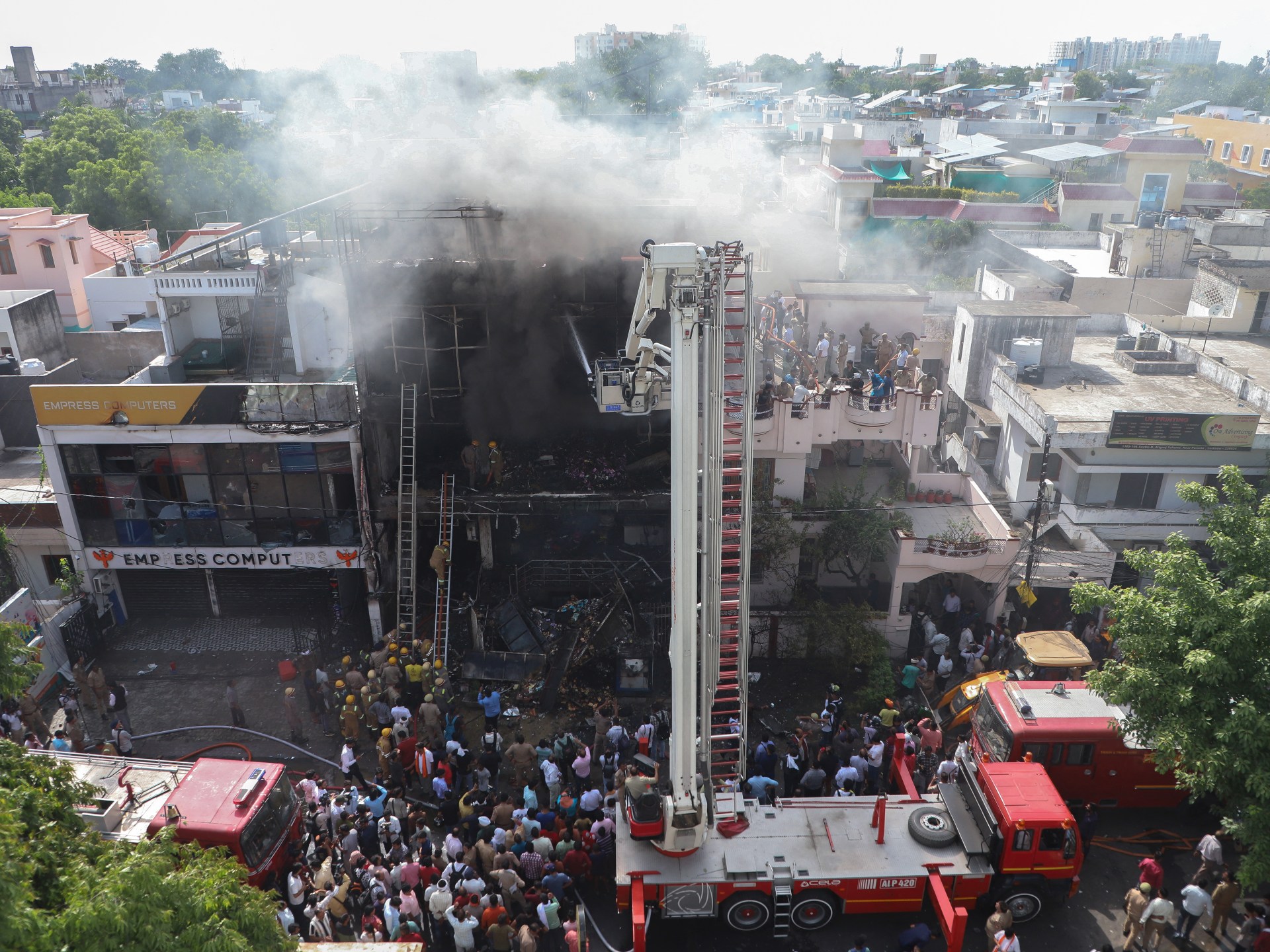 Lucknow building fire kills at least 14 people