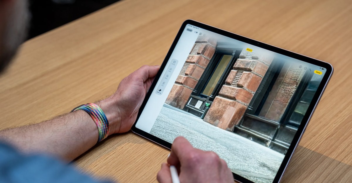 M3 iPad Air with cellular drops to $499 at Best Buy