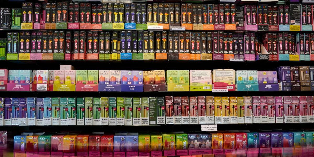 FDA memo fuels questions over approval of fruit-flavored vapes