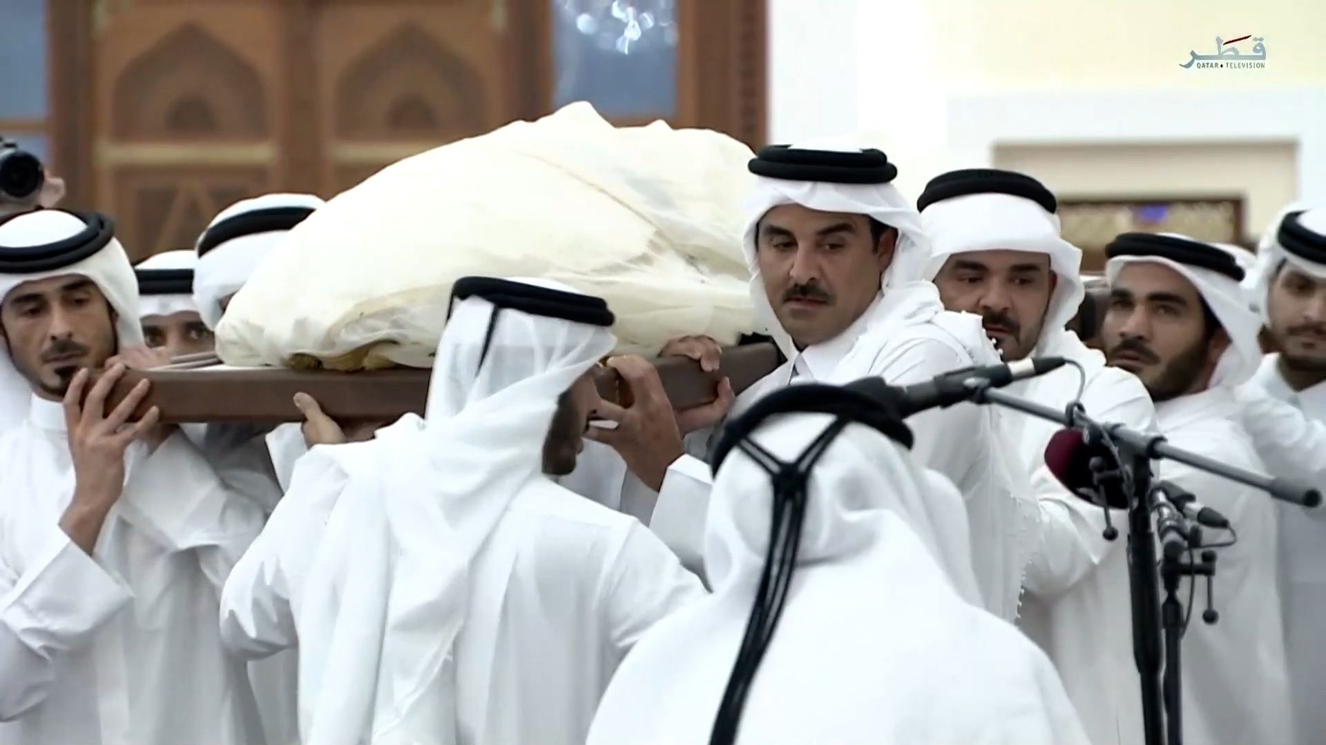 Qatar holds funeral prayers for Father Emir Sheikh Hamad