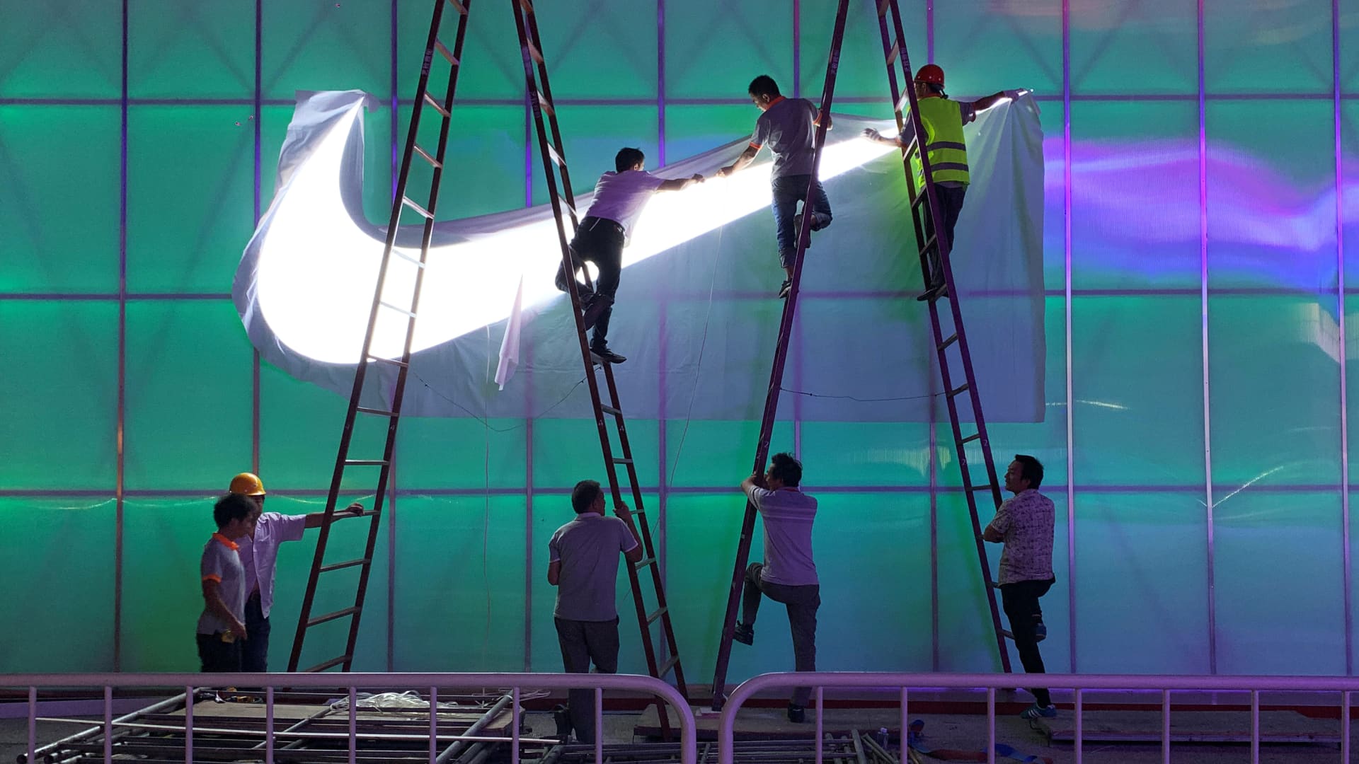 Nike China sales decline deepens as local rivals gain ground