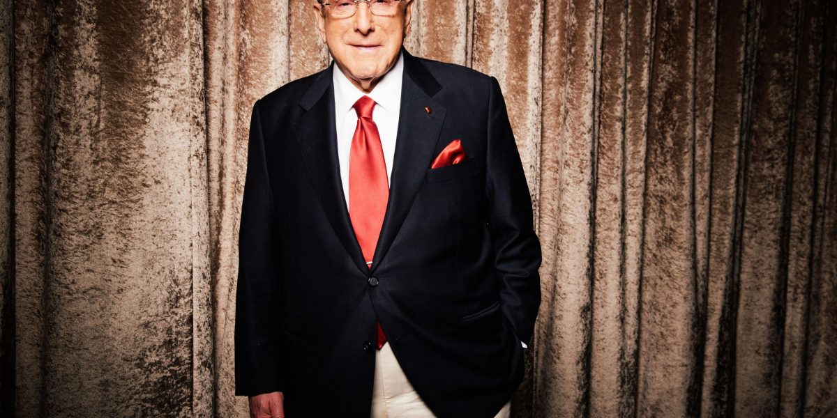 Music executive Clive Davis dies at 94