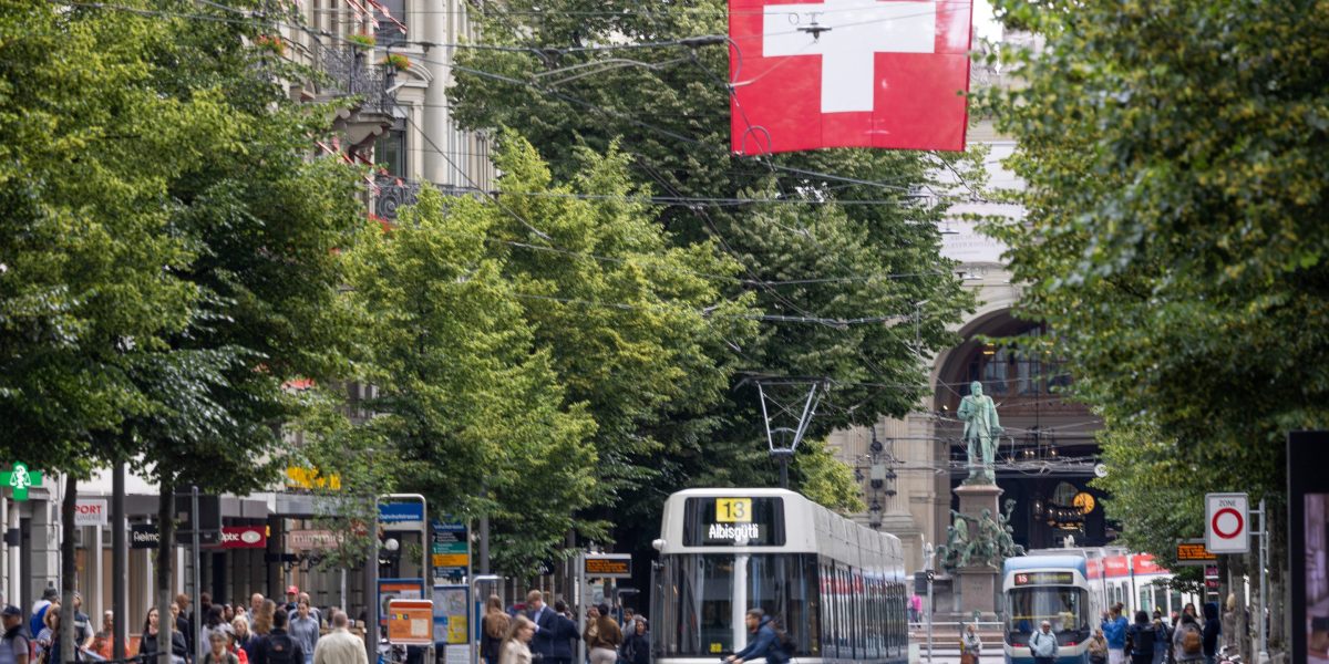 Swiss population cap vote alarms Roche and Nestlé over hiring