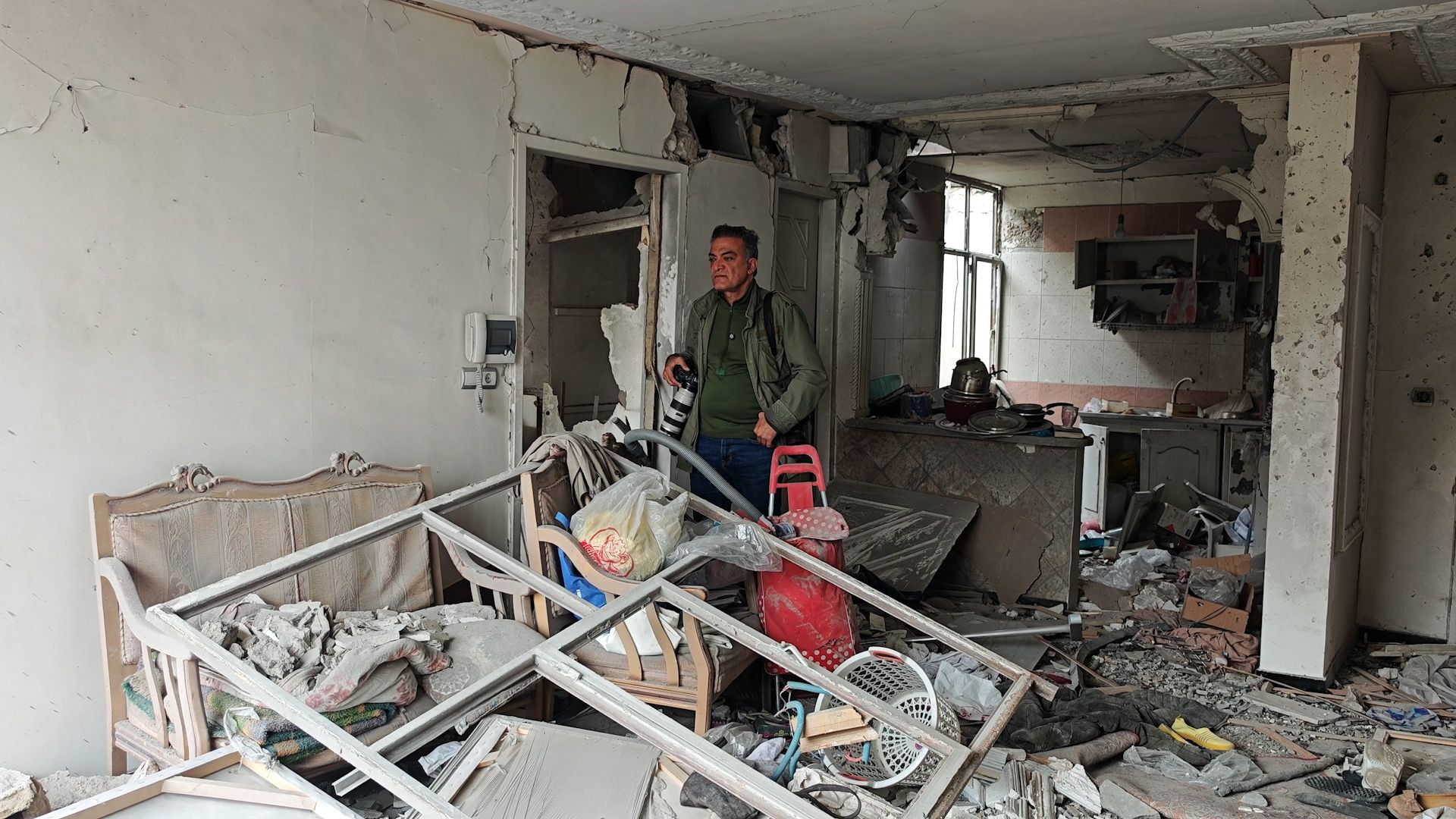 Photojournalist documents Tehran bombardment in new film