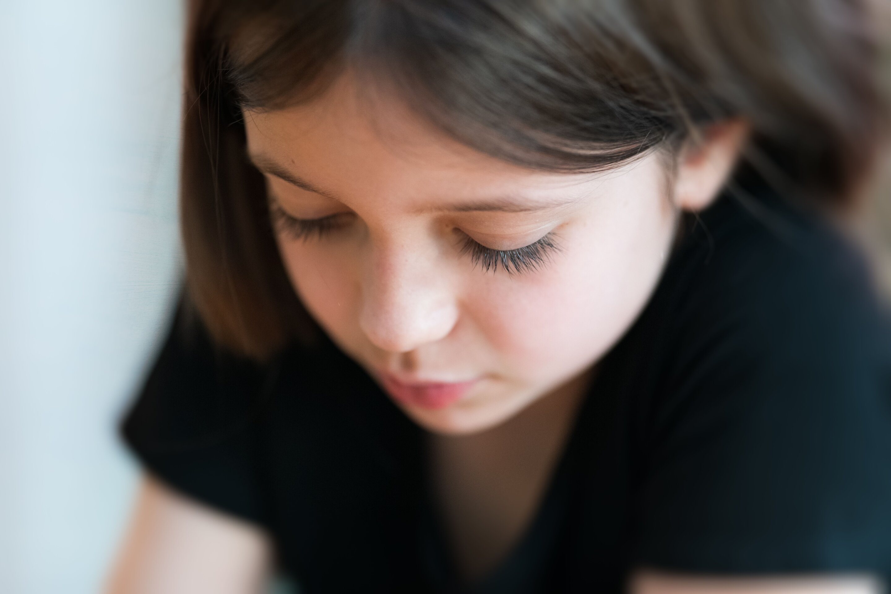 Later first period tied to childhood factors behind adult health risks
