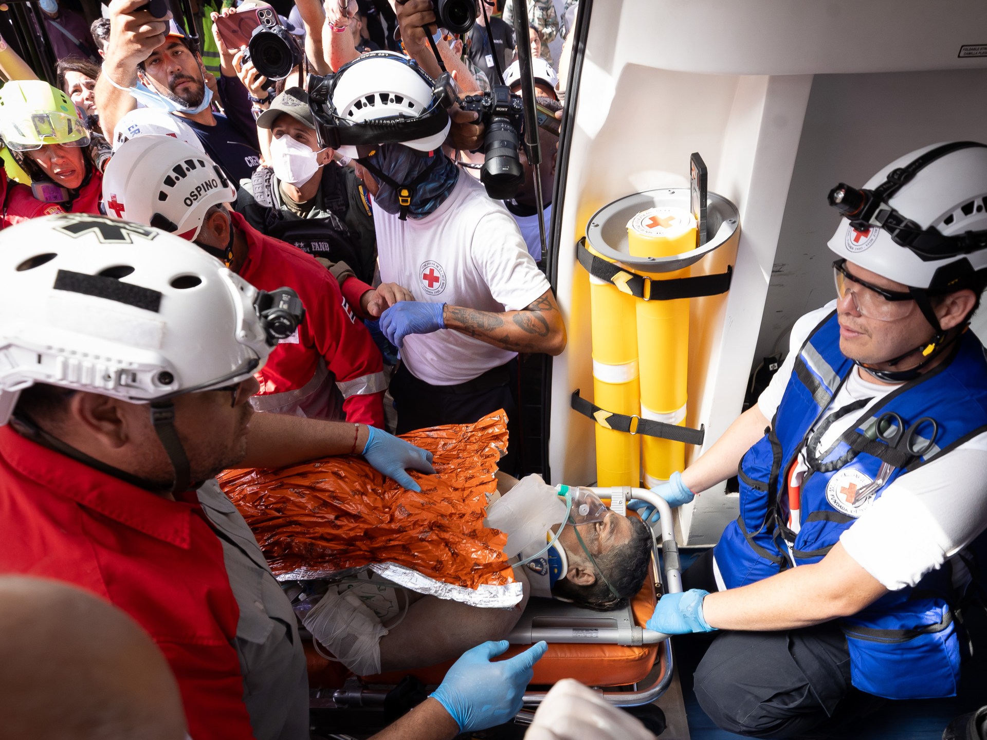 Man pulled alive from rubble eight days after Venezuela quakes