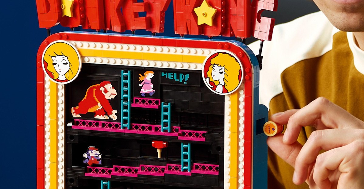 Lego builds a playable Donkey Kong arcade cabinet from bricks