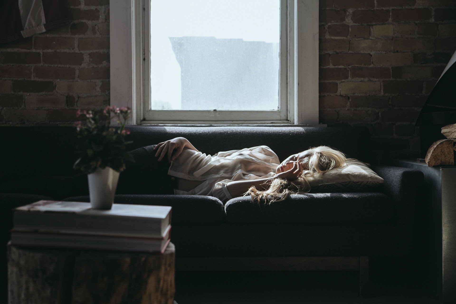 Nighttime light tied to sleep disruption in Alzheimer’s mouse studies