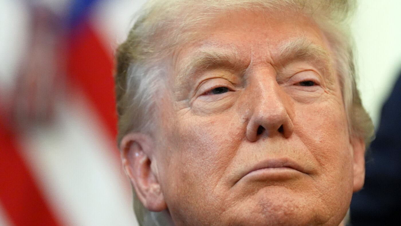 Trump reports US strike killed accused Tren de Aragua chief