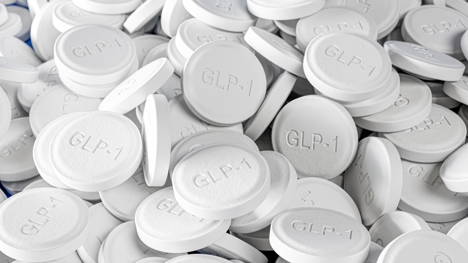 Novo Nordisk and Eli Lilly press GLP-1 pill race before Medicare shift