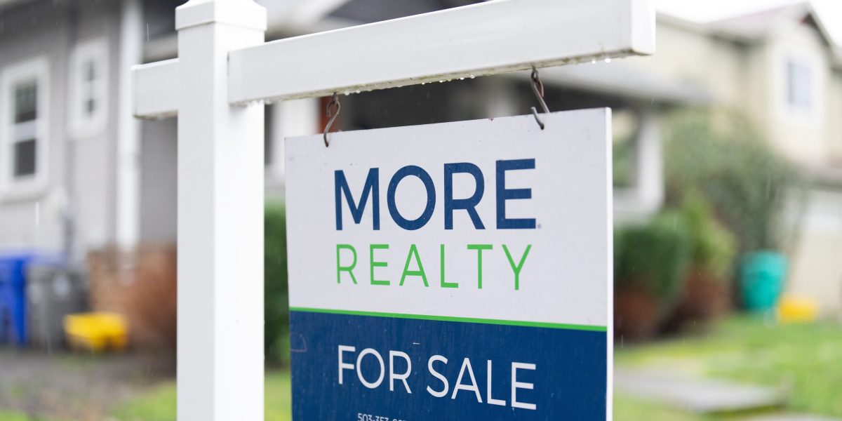 U.S. mortgage rates edge up to 6.52%, close to 2026 peak