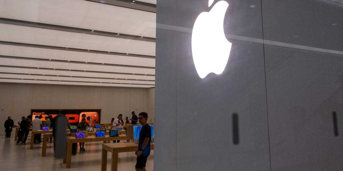 Apple asks U.S. for assurances on Chinese memory chip supplier