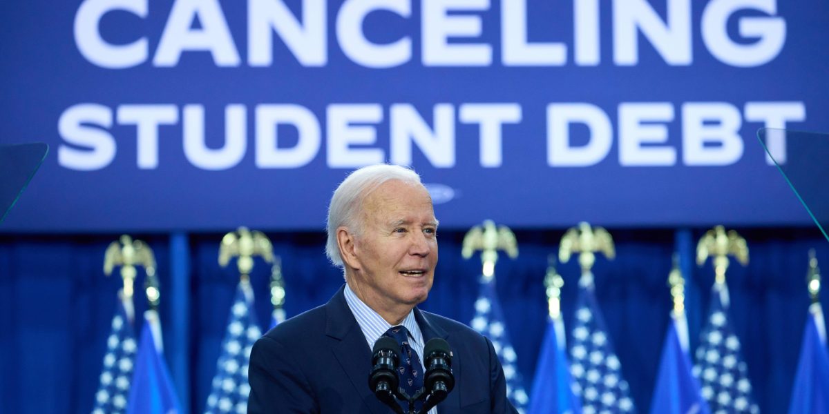 Study links student loan relief hopes to higher delinquency risk