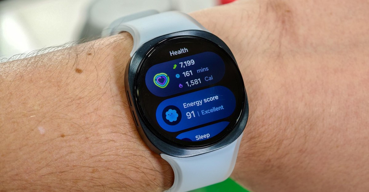 Galaxy Watch 9 Costco preorder cuts $40 and adds gift card, chargers