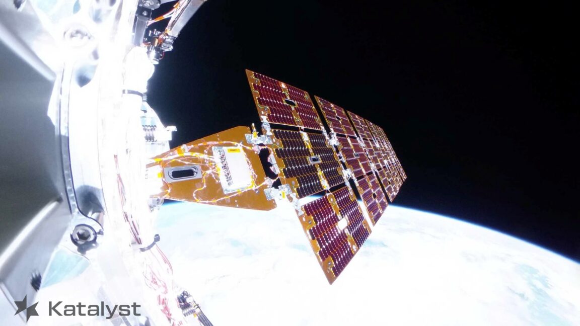 Swift rescue mission hits attitude-control trouble in orbit