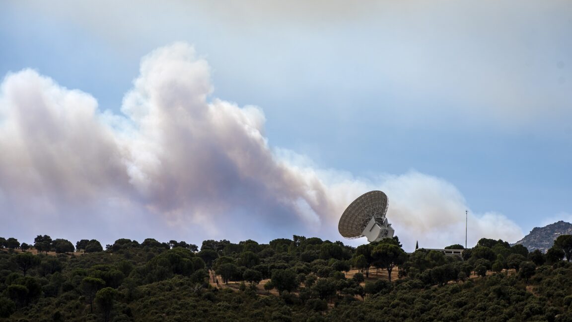 NASA Madrid wildfire forces Deep Space Network evacuation