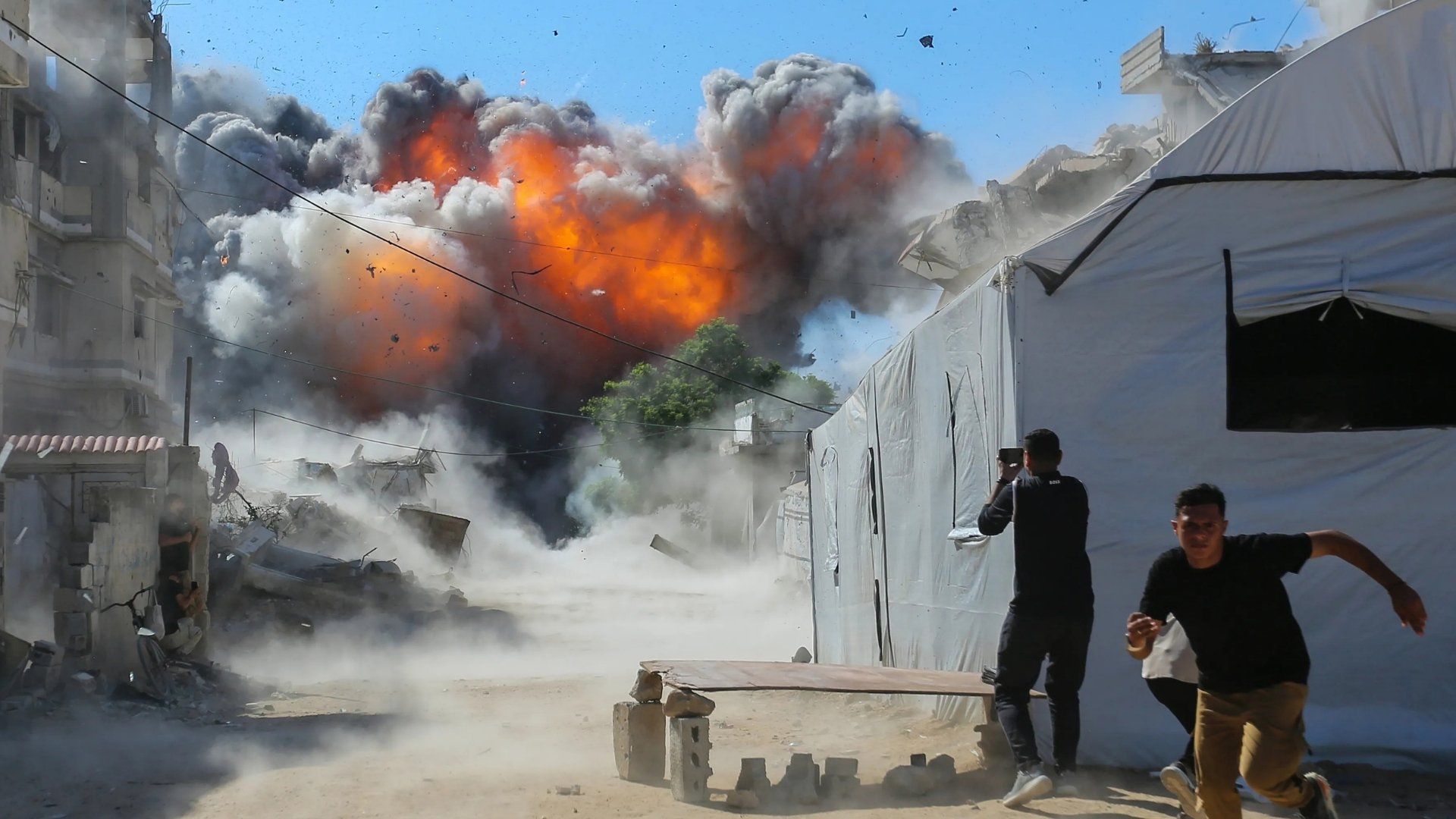 Gaza truce fails to halt Israeli attacks, Al Jazeera reports