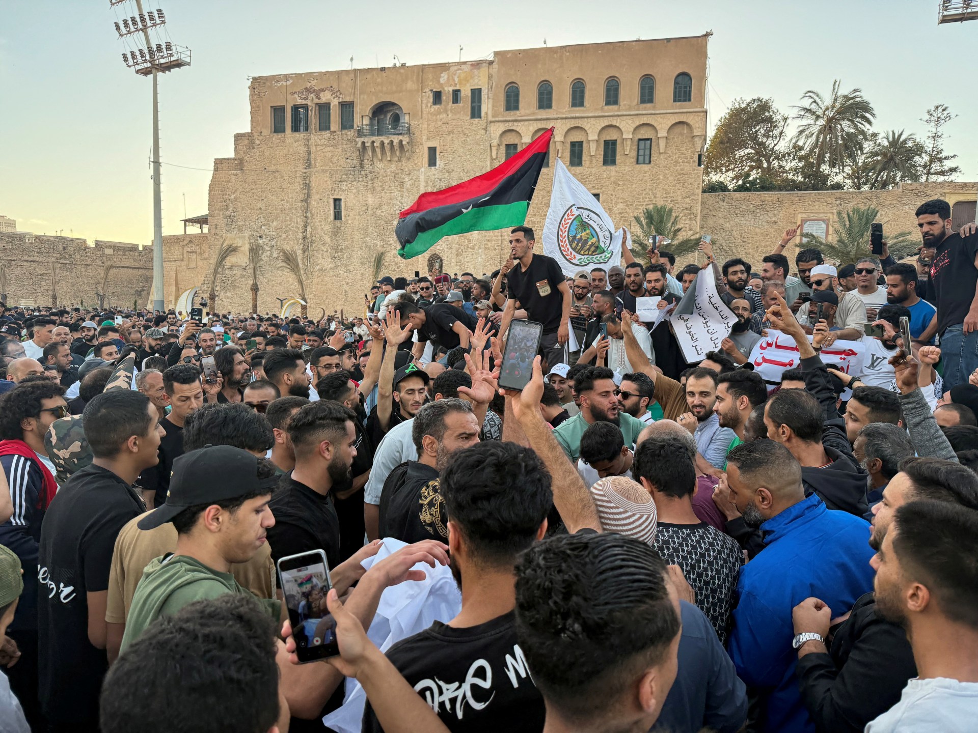 US pushes Libya power-sharing plan tied to oil investment