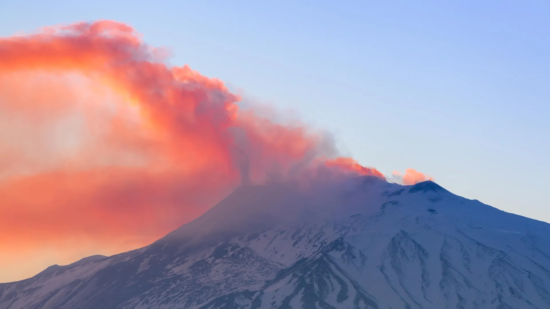 Study points to unusual magma source beneath Mount Etna