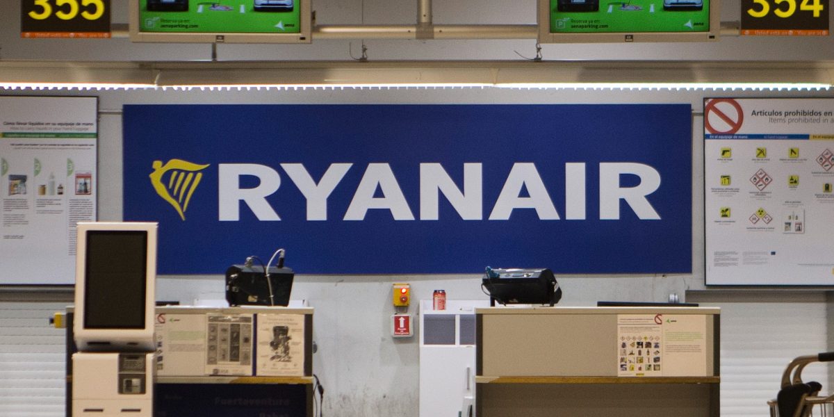 Passenger injured after window failure forces Ryanair flight back to Greece