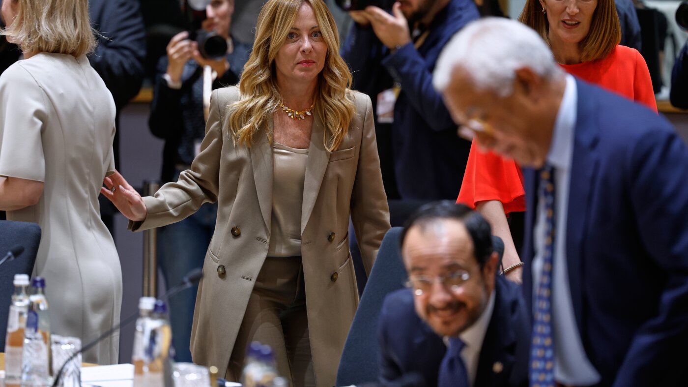 Meloni rebukes Trump over alleged G7 photo claim