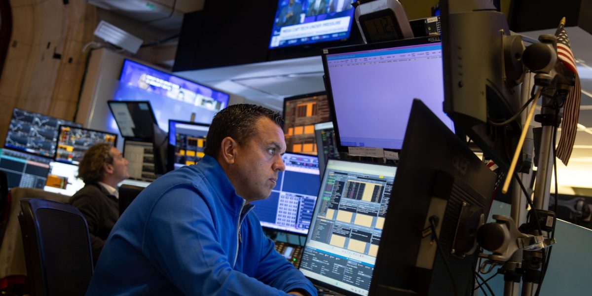 Tech volatility gap with S&P 500 reaches widest since 2002