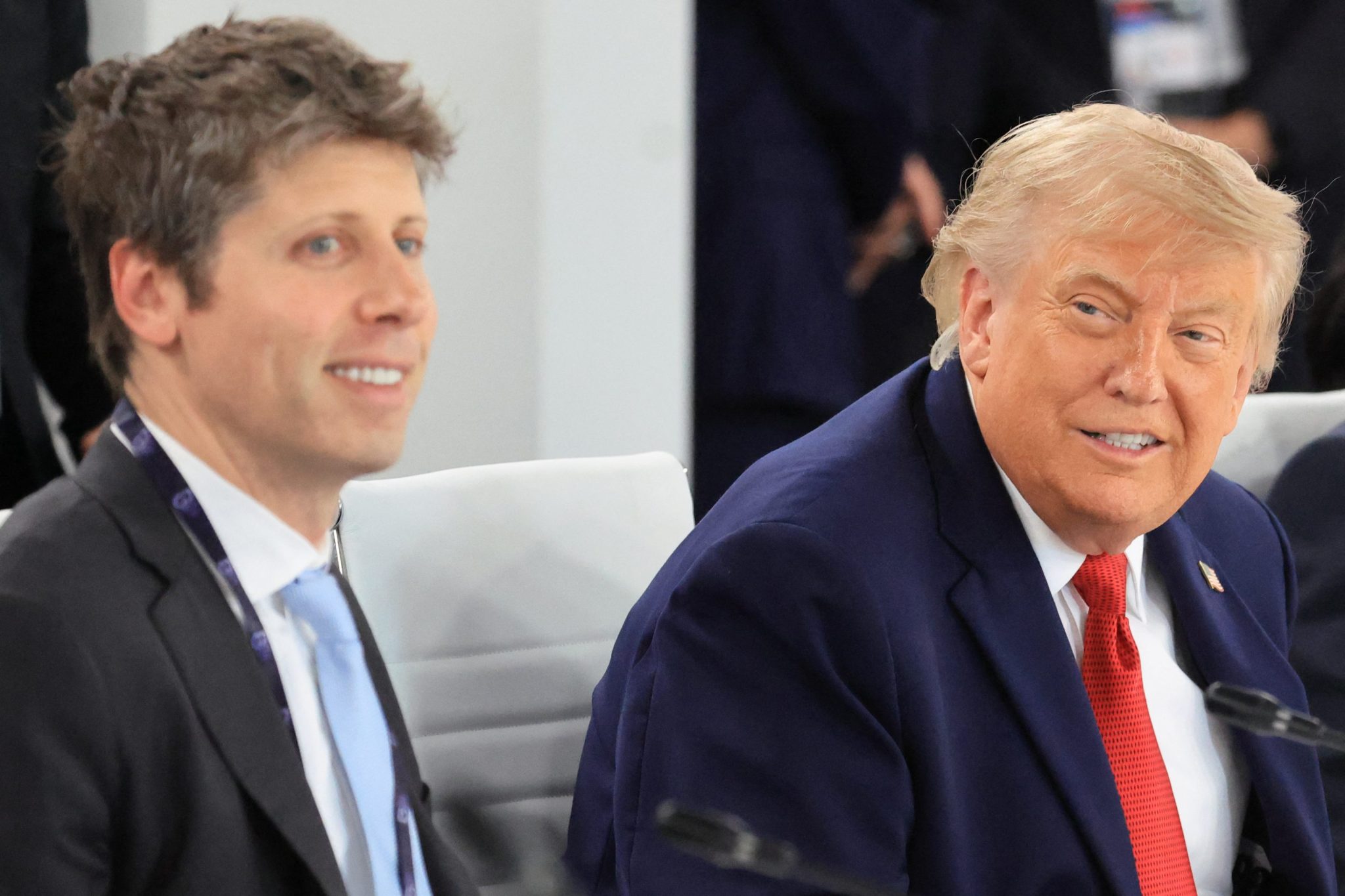 Bloomberg criticizes possible Trump stakes in AI firms