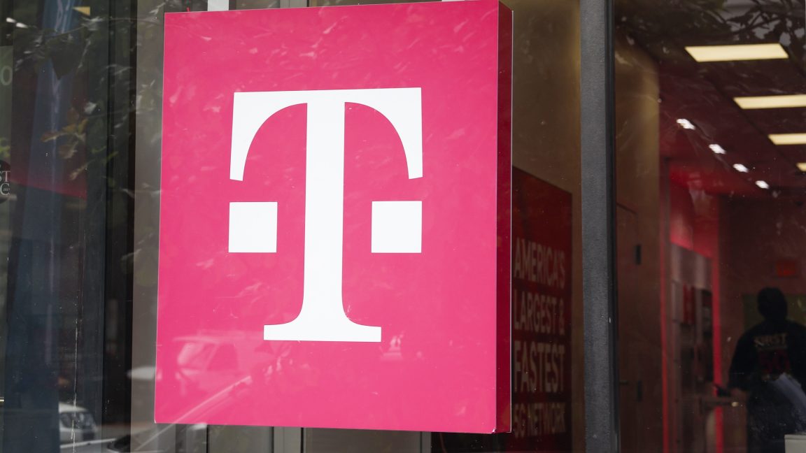 T-Mobile fights Broadcom over VMware support as migration proceeds