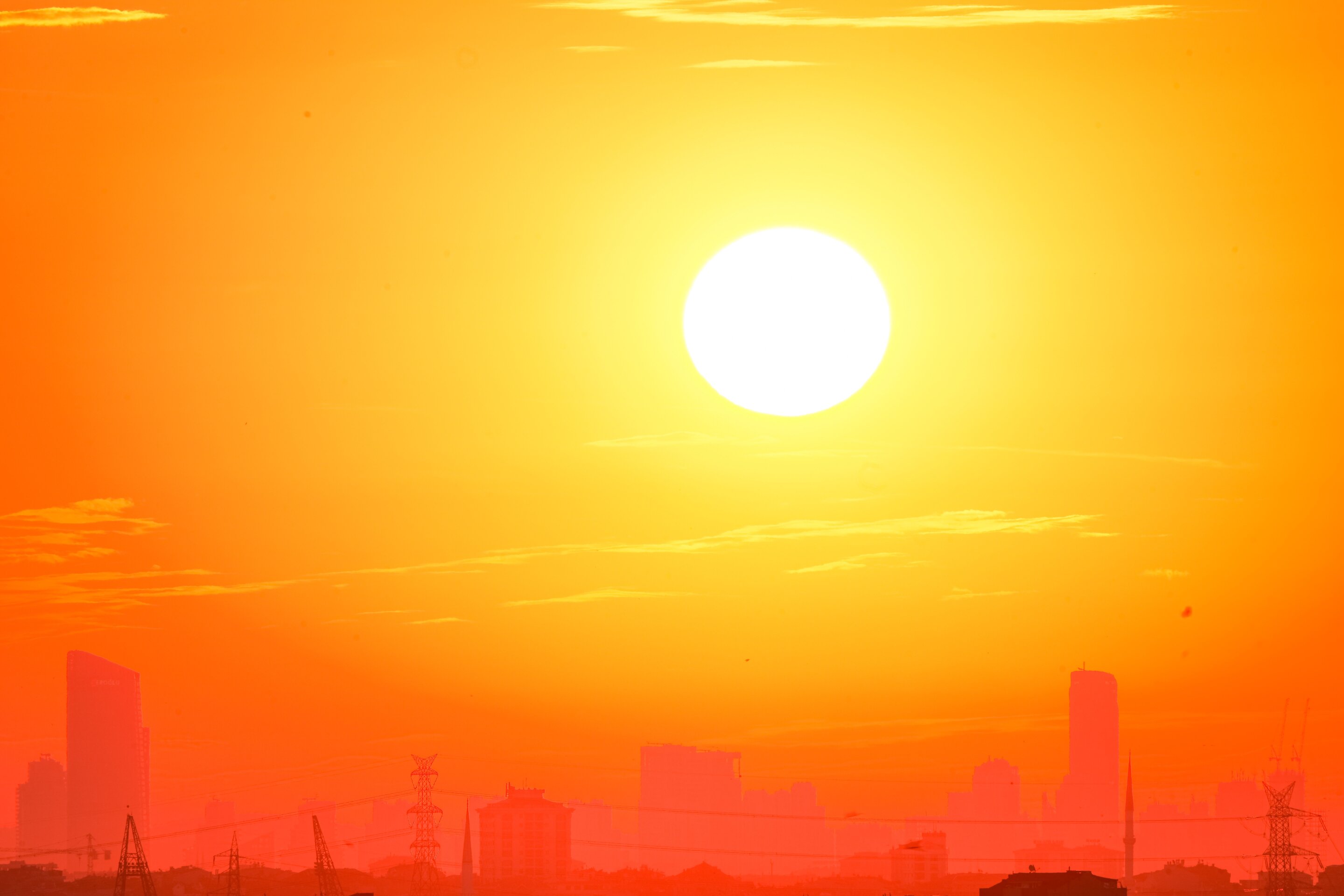 Urban heat daylight inequality grows as climate shifts reshape city life