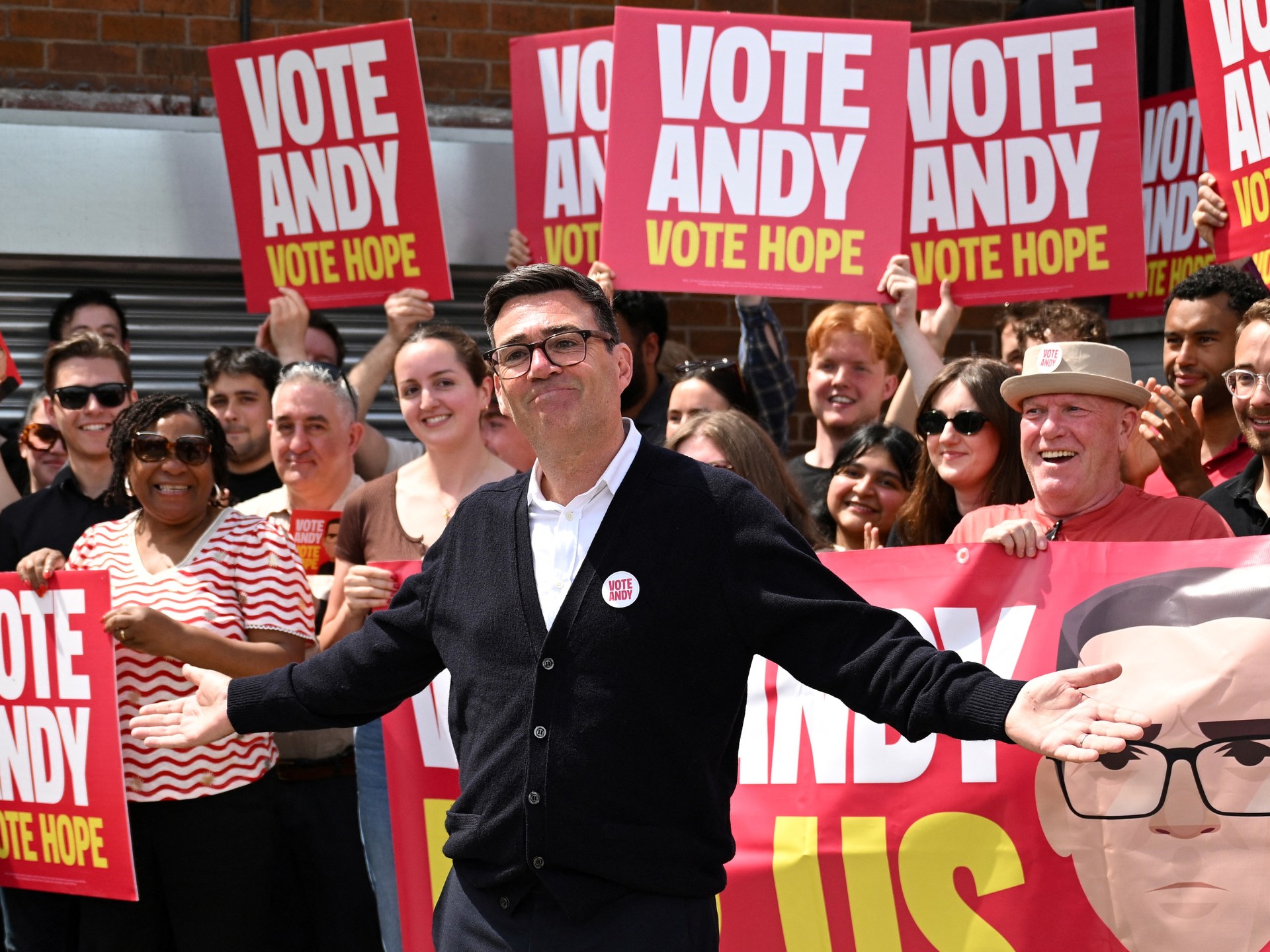 Burnham closes in on UK premiership after Labour MPs rally behind him