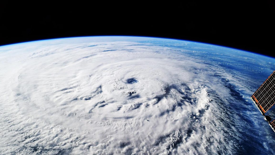DeepMind WeatherNext hurricane forecasts gain a day, researchers say