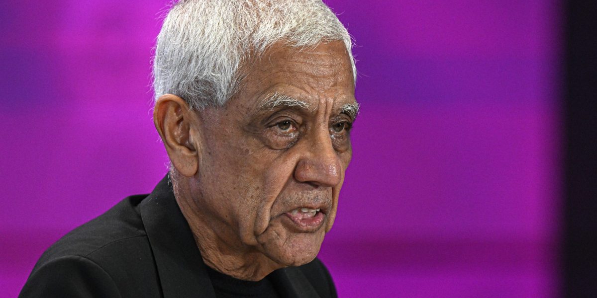 Khosla criticizes Stanford walkout during Pichai commencement speech