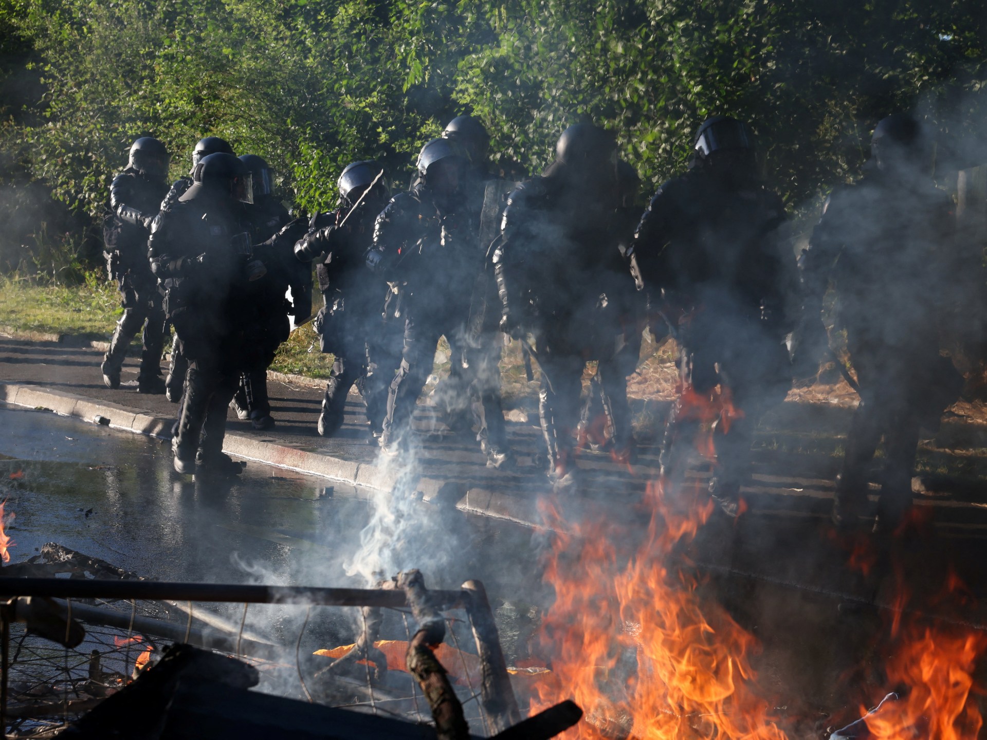 Geneva police use tear gas on anti-G7 demonstrators