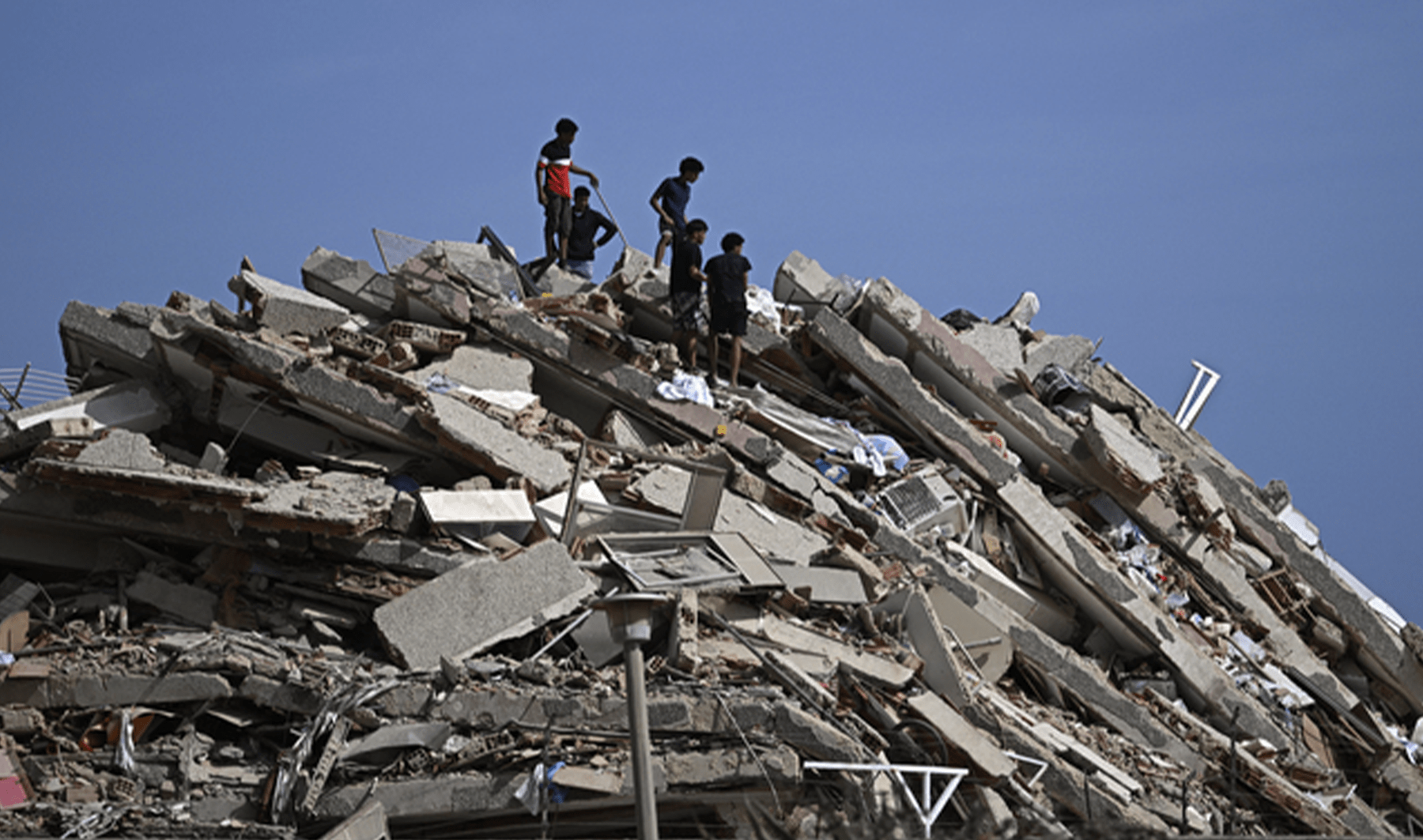 La Guaira reels after deadly earthquakes hit Venezuela