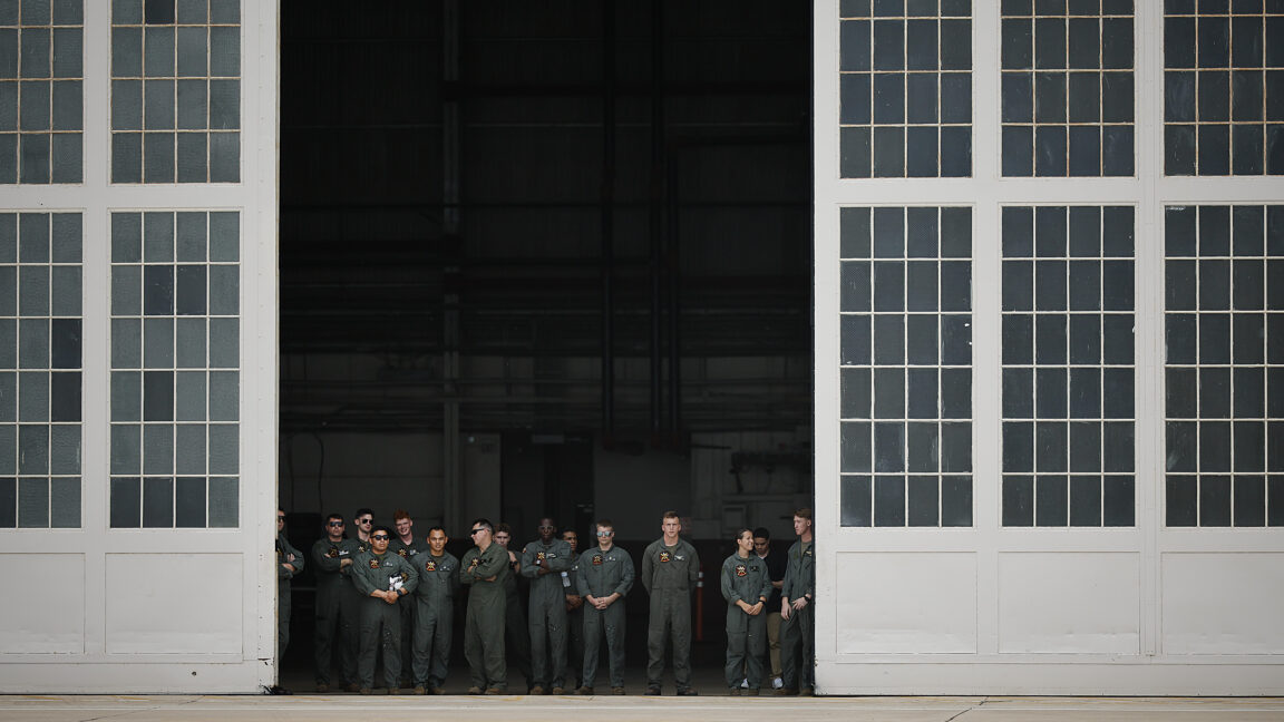Military services reinstate flu shots for recruits after Texas outbreak