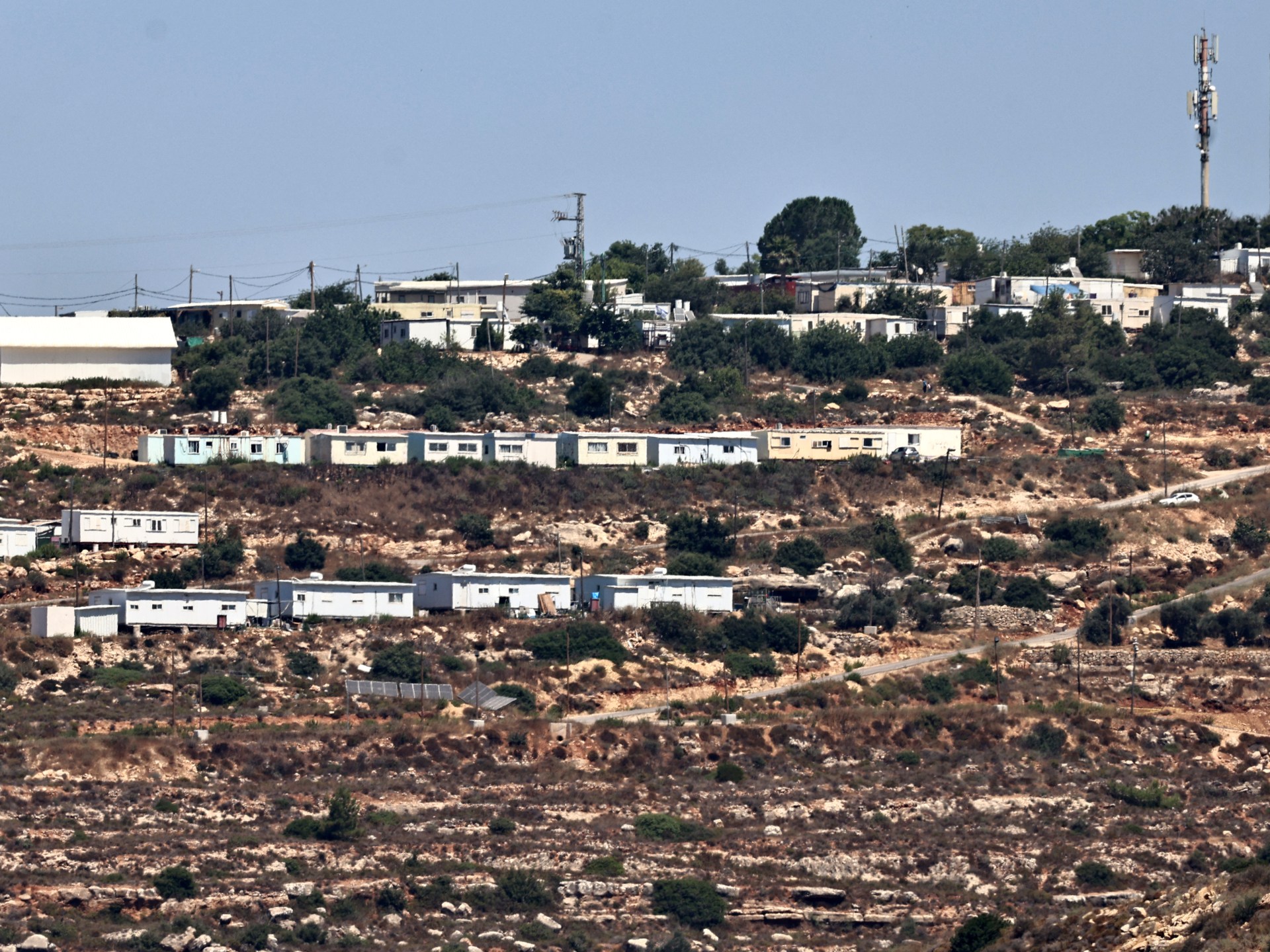 EU presses Israel to stop West Bank settlement expansion