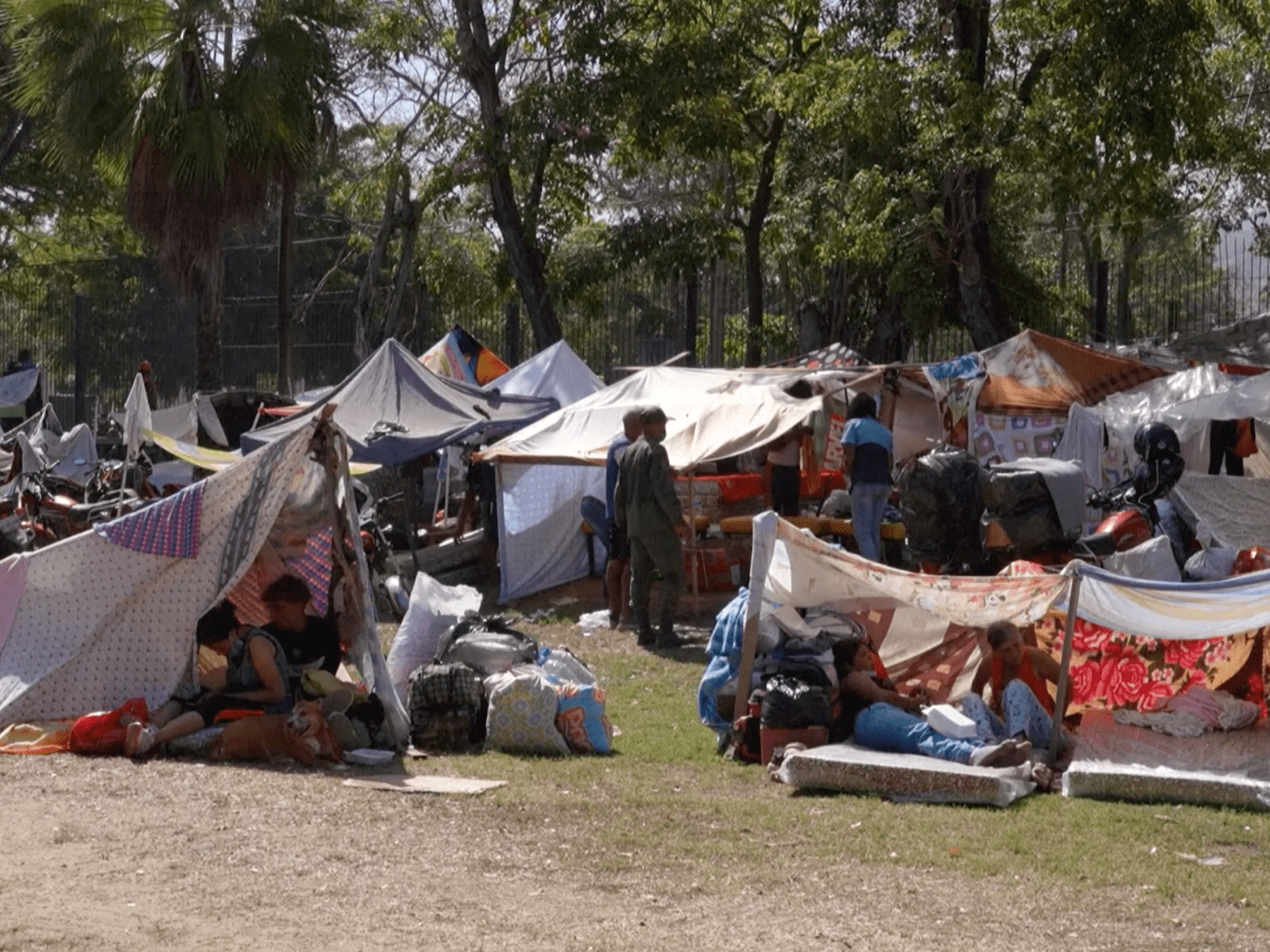 Displaced Venezuelans take refuge on La Guaira golf course