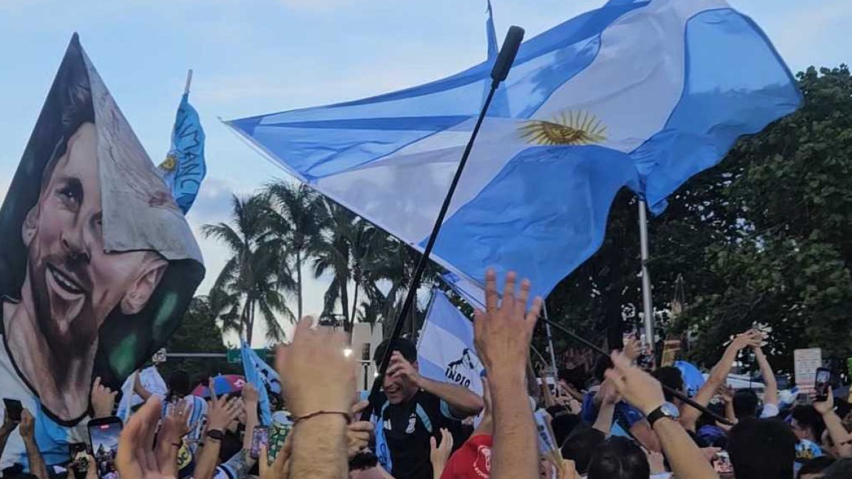 Argentina fans fill Miami Beach before Cape Verde World Cup tie