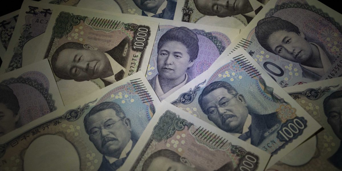 Yen weakens near 40-year lows as debt concerns hit currency markets