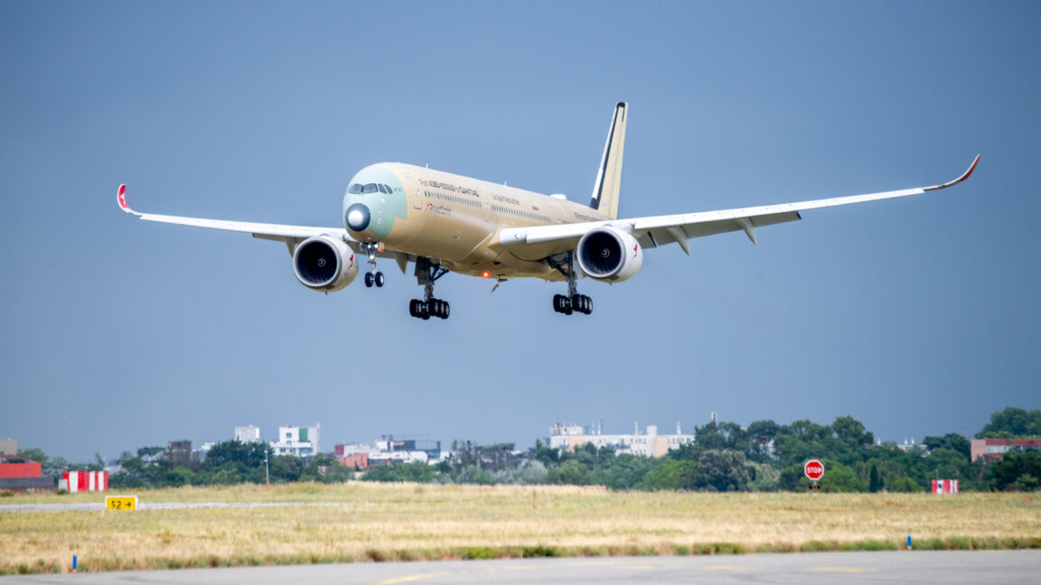 Airbus A350-1000ULR test flight tops 24 hours from Australia to France